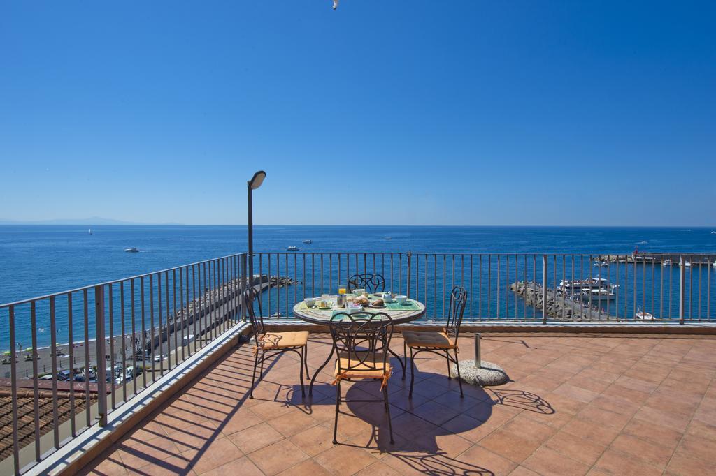 Dogi A Apartment Амалфи Стая снимка